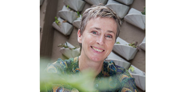 RSSAf-senior-medallist-Sally-Archibald_pic-futurecosystemafrica.org 600x300